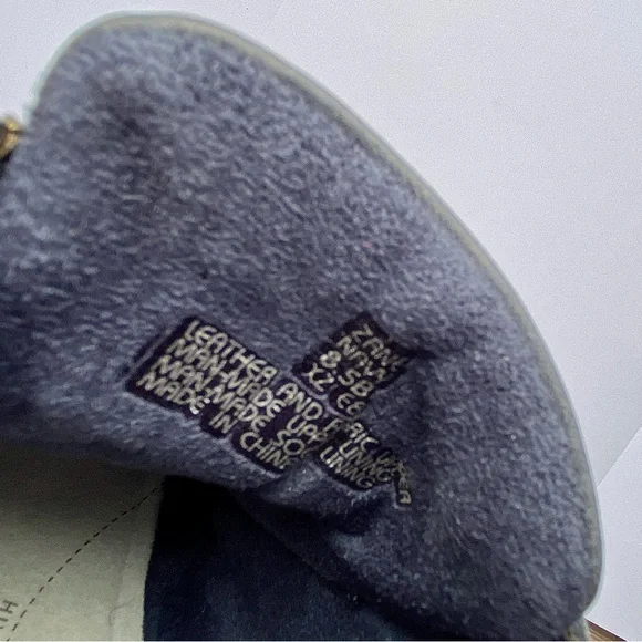 Earth, mid-top, leather & fabric sneaker, Zane navy & red, women’s size 8.5 - Picture 10 of 16